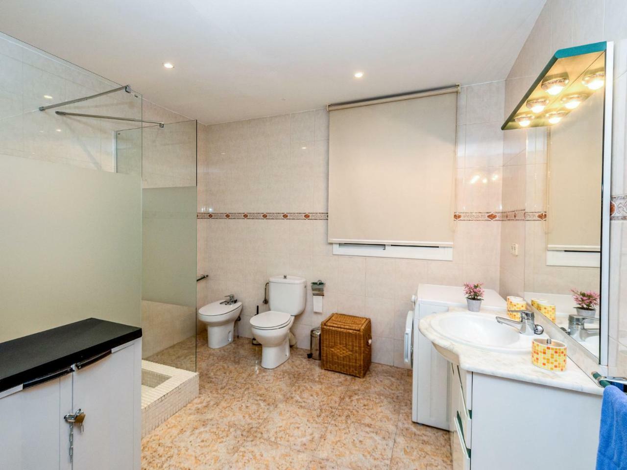 Apartment Camp Nou- Travessera De Les Corts By Interhome Barcelona Exterior foto